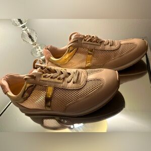 ✏️Michael Michael Kors Maggie Trainer Pink Mesh Shoes Size 9.5✏️